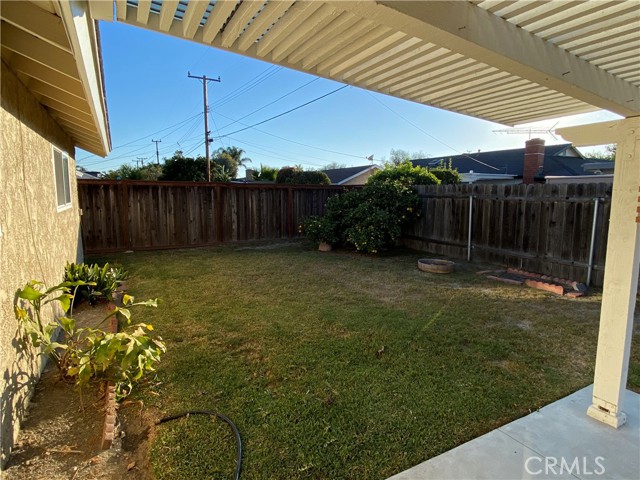 Detail Gallery Image 2 of 23 For 20051 Bushard St, Huntington Beach,  CA 92646 - 4 Beds | 2 Baths