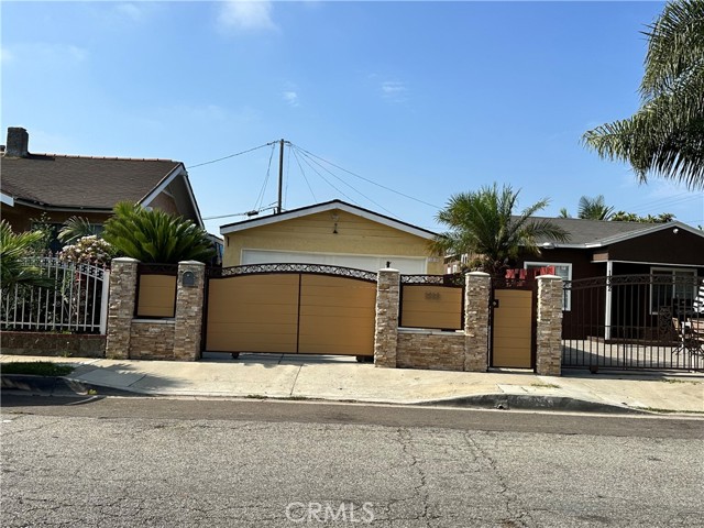 Detail Gallery Image 2 of 16 For 1818 W 152nd St, Compton,  CA 90220 - 2 Beds | 1 Baths