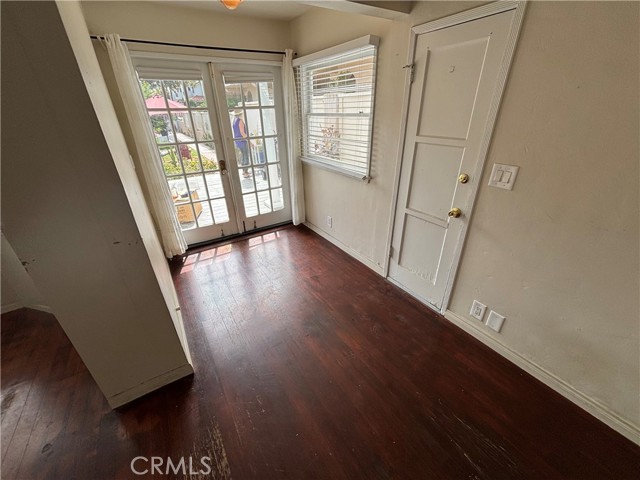 218 N Broadway, Redondo Beach CA: https://media.crmls.org/medias/4c3df1a4-d7a5-4470-9e95-db8eec958b31.jpg