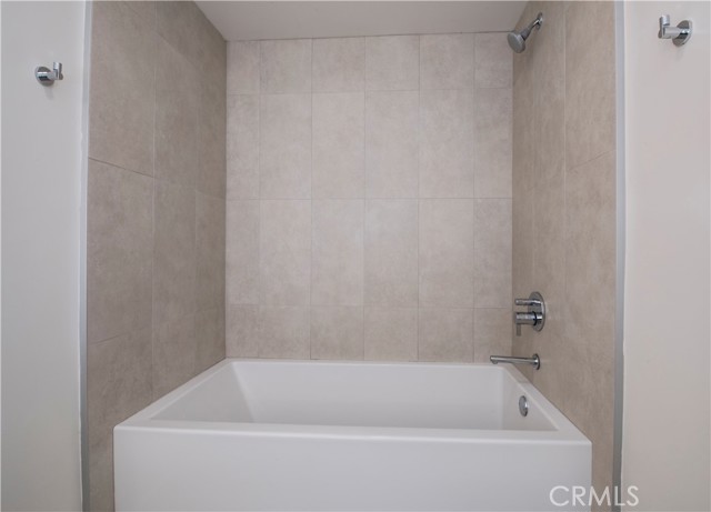 Detail Gallery Image 12 of 25 For 12117 Valleyheart Dr #301,  Studio City,  CA 91604 - 1 Beds | 1 Baths