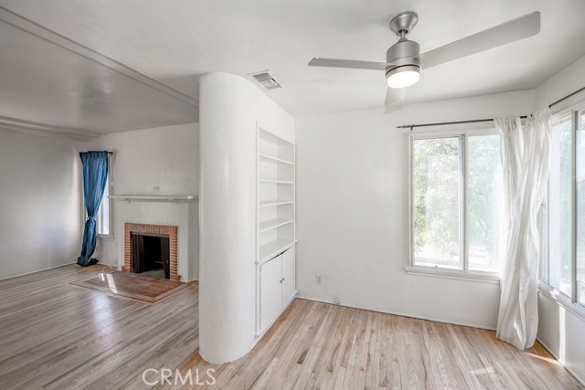 709 N Howard Street, Glendale CA: https://media.crmls.org/medias/4c3e6a65-1849-456e-b279-bf2d46524fdb.jpg
