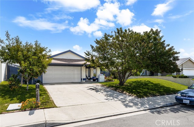 12597 Jalepeno Avenue, Chino CA: https://media.crmls.org/medias/4c3e8ead-18dd-42fd-90d1-9a5d2e99a5b8.jpg