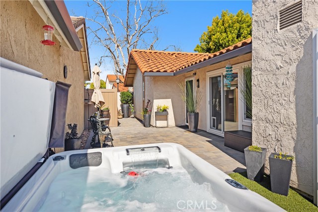 40 Tangerine, Irvine CA: https://media.crmls.org/medias/4c3ea675-2230-4e1a-88ee-065feb29c522.jpg