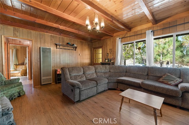 682 Talmadge Road, Big Bear Lake CA: https://media.crmls.org/medias/4c3eee21-dac4-4b65-a3c6-e123c35b8c98.jpg