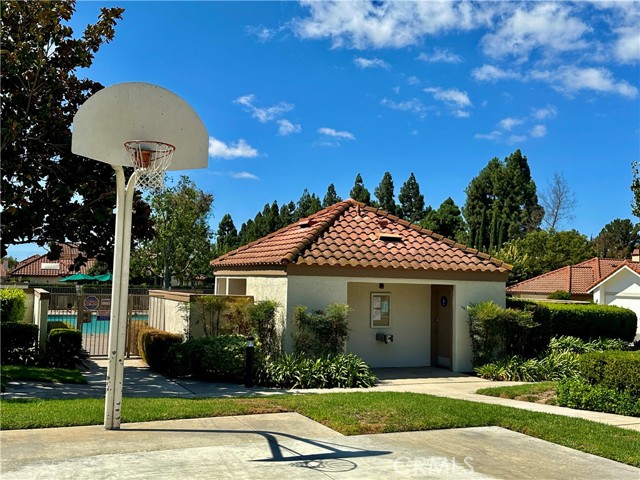 Detail Gallery Image 20 of 22 For 14 Vercelli, Irvine,  CA 92620 - 3 Beds | 2/1 Baths