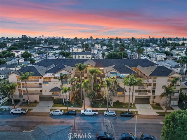 1001 Belmont Avenue, Long Beach CA: https://media.crmls.org/medias/4c3f6467-7a74-4f1a-979e-18b9b8266bfc.jpg