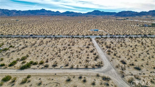 Detail Gallery Image 3 of 15 For 6425 Sun Ray Rd, Joshua Tree,  CA 92252 - – Beds | – Baths