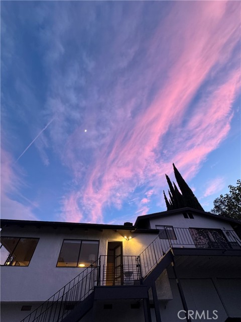 23715 Valley View Road, Calabasas CA: https://media.crmls.org/medias/4c4009e2-fa25-4ed1-a20c-71e2fb1dd95b.jpg