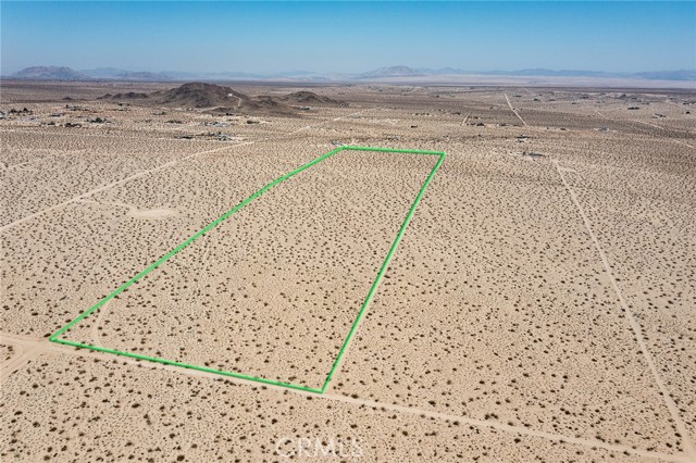 Detail Gallery Image 5 of 17 For 5678 La Brisa Dr, Joshua Tree,  CA 92252 - – Beds | – Baths
