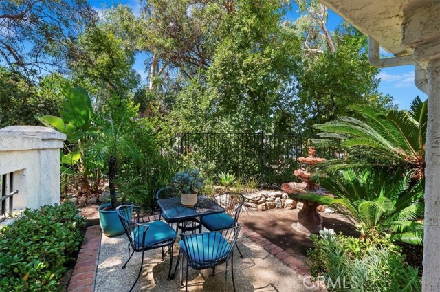 11928 Vista De Cerros Drive, Moreno Valley CA: https://media.crmls.org/medias/4c41bee7-e54a-4f35-95b1-368135cc583f.jpg