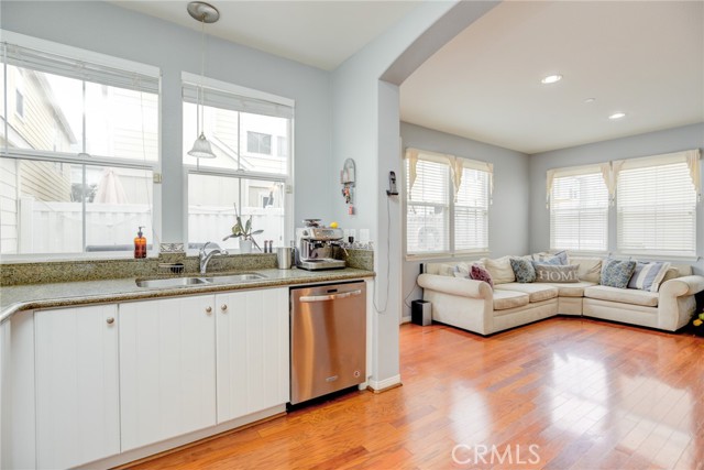 1800 Pacific Coast, Redondo Beach, California 90277, 4 Bedrooms Bedrooms, ,3 BathroomsBathrooms,Residential,Sold,Pacific Coast,SB21216257