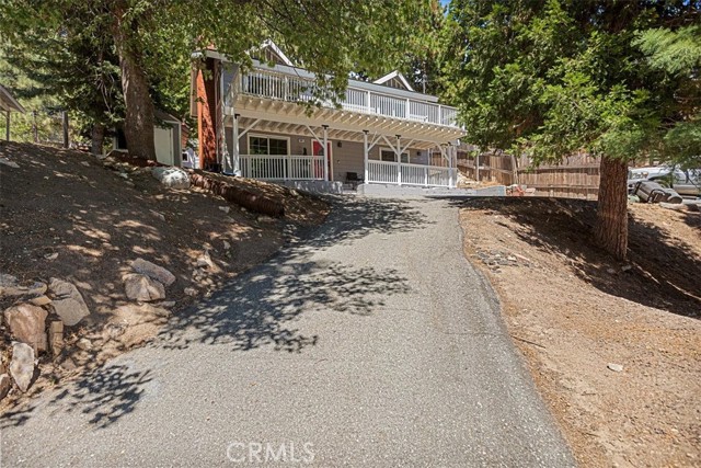 Detail Gallery Image 1 of 31 For 30964 Summit Dr, Running Springs,  CA 92382 - 3 Beds | 2/1 Baths