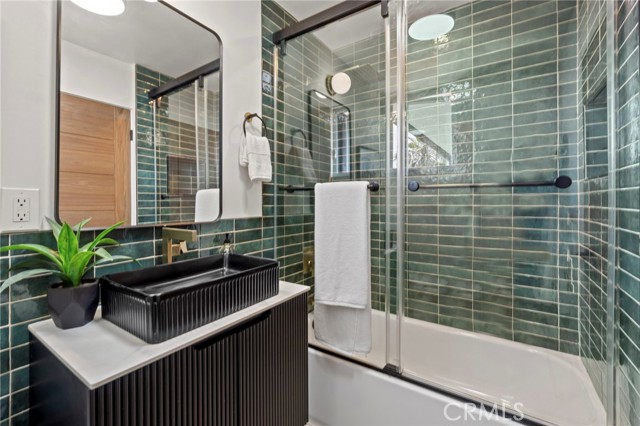 Detail Gallery Image 17 of 36 For 7010 Loyal Trl, Los Angeles,  CA 90068 - 2 Beds | 3 Baths