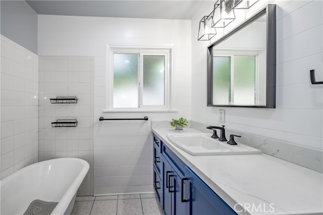 Detail Gallery Image 19 of 31 For 22912 Elkwood St, West Hills,  CA 91304 - 4 Beds | 2 Baths