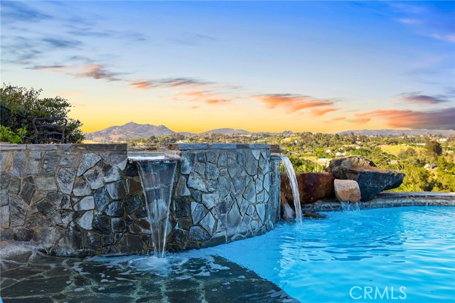 2278 Lindsey Court, Fallbrook CA: https://media.crmls.org/medias/4c4355e0-46a7-4b7e-8121-fde638ddae8c.jpg