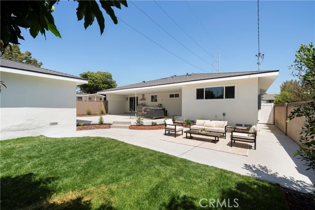 3 Bed Home for Sale in Hawthorne, California