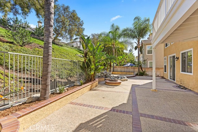 Image 27 of 38 For 16 Woodsong  