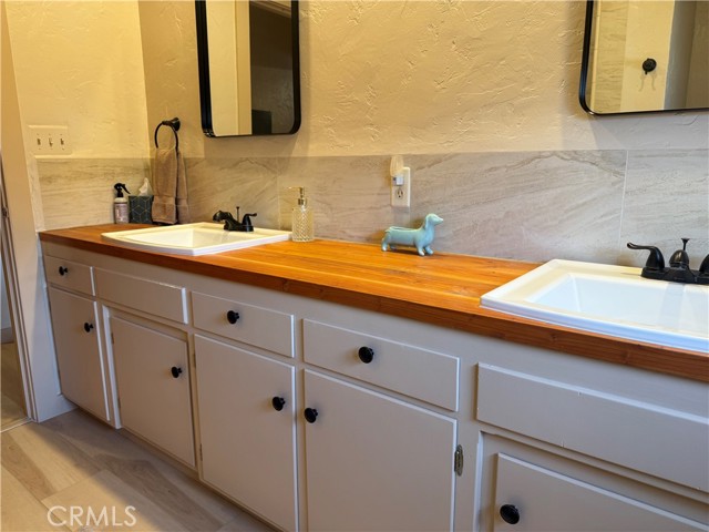 Detail Gallery Image 34 of 65 For 25565 Road 13, Chowchilla,  CA 93610 - 4 Beds | 3 Baths