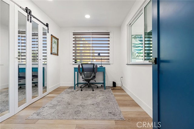 what? a 3rd Bedroom.!! yep, we made it an office for you!