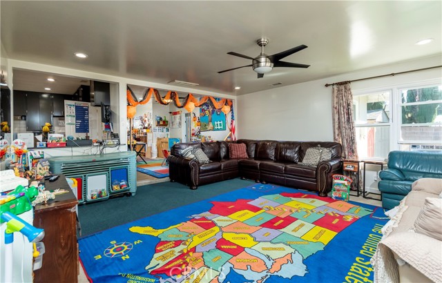 Detail Gallery Image 18 of 62 For 16040 Parthenia, North Hills,  CA 91343 - 2 Beds | 1/1 Baths