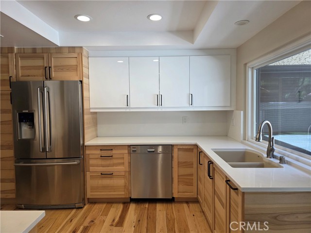 Detail Gallery Image 14 of 33 For 4042 Stoneriver Ct, Westlake Village,  CA 91362 - 3 Beds | 2 Baths