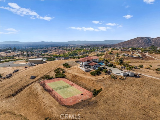 38225 Camino Sierra Road, Temecula CA: https://media.crmls.org/medias/4c45a585-c4f7-4be4-b448-72ded81a6ee1.jpg