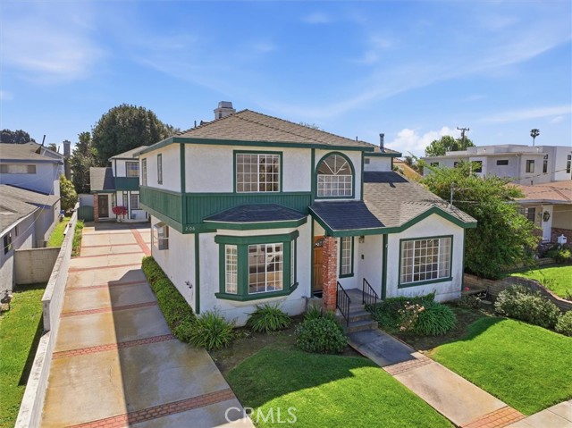 Detail Gallery Image 2 of 46 For 2106 Dufour Ave #1,  Redondo Beach,  CA 90278 - 3 Beds | 2/1 Baths