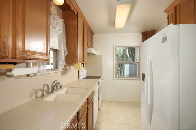 Detail Gallery Image 7 of 24 For 18337 Jovan St, Tarzana,  CA 91335 - 3 Beds | 2 Baths