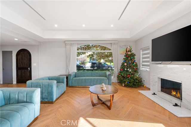 Detail Gallery Image 3 of 53 For 515 La Loma Rd, Glendale,  CA 91206 - 4 Beds | 5 Baths