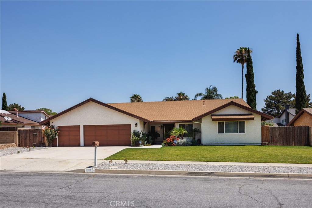 2051 N Orange Avenue