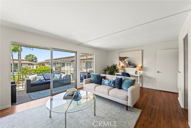 3205 Merrill, Torrance CA: https://media.crmls.org/medias/4c47759b-4eae-4b4e-bc33-766443489c4e.jpg