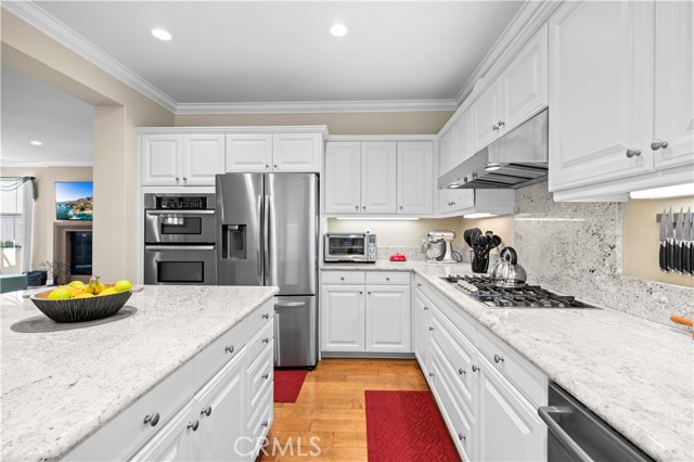 Detail Gallery Image 9 of 39 For 70 Twin Gables, Irvine,  CA 92620 - 4 Beds | 3 Baths