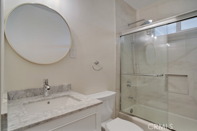 Detail Gallery Image 17 of 26 For 7635 Fallbrook Ave, West Hills,  CA 91304 - 4 Beds | 3 Baths