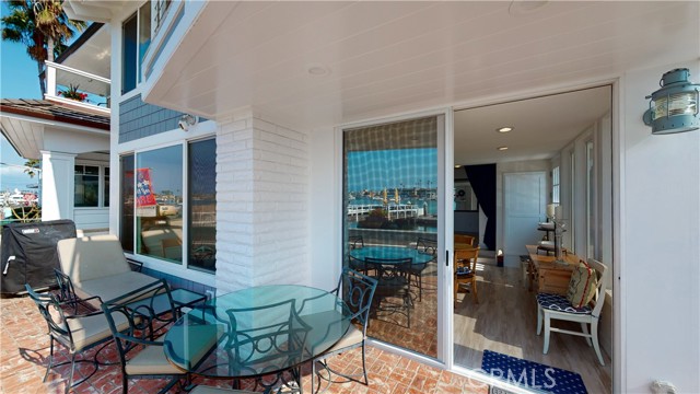 Detail Gallery Image 23 of 29 For 510 1/2 S Bay Front, Newport Beach,  CA 92662 - 2 Beds | 2 Baths