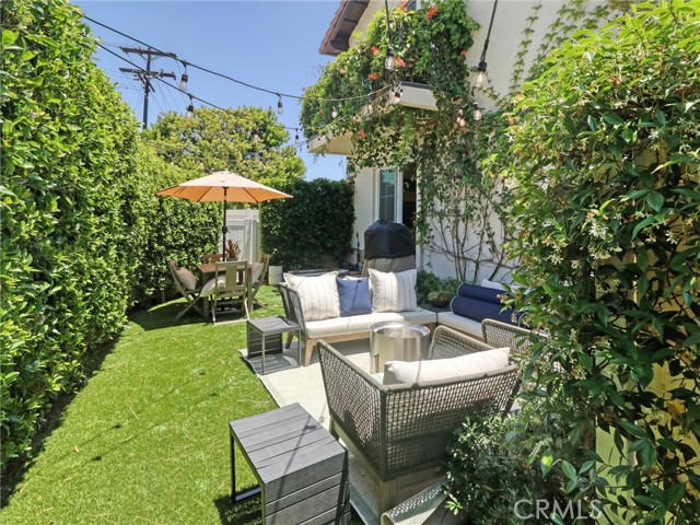 3918 W 242nd Street, Torrance CA: https://media.crmls.org/medias/4c485d05-dfb1-4fe9-a65e-42ce274ec547.jpg