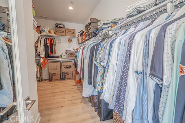 27871 Screenplay Place, Valencia CA: https://media.crmls.org/medias/4c48cd5e-f653-4dbc-87cd-6facd4447738.jpg