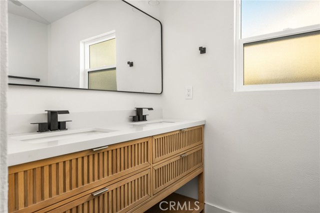 Detail Gallery Image 24 of 36 For 2451 Daisy, Long Beach,  CA 90806 - 2 Beds | 1 Baths