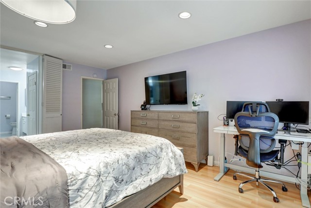 5111 Alder, Irvine CA: https://media.crmls.org/medias/4c4a4608-99d6-499c-a667-901483a6d4e0.jpg