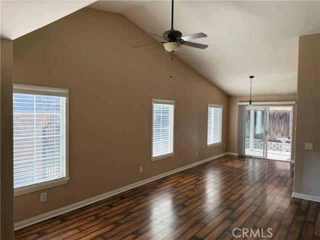Detail Gallery Image 5 of 17 For 1492 Goldeneagle Dr, Corona,  CA 92879 - 3 Beds | 2 Baths