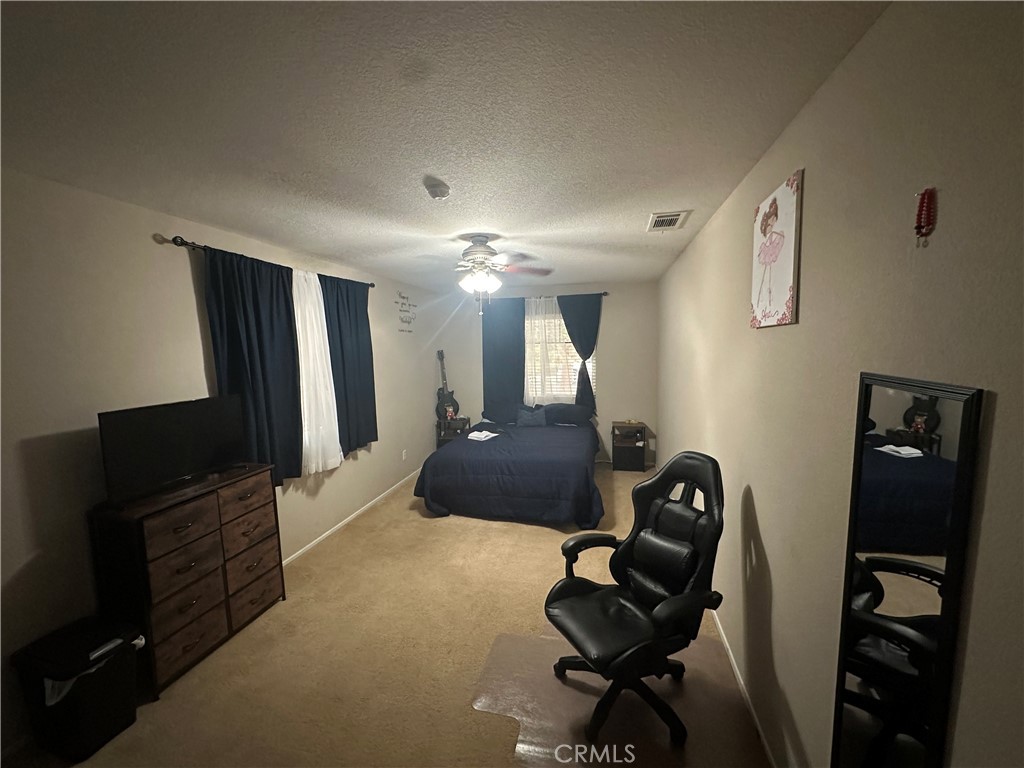 https://media.crmls.org/medias/4c4c5f72-7dbc-49e8-b483-1fa0a77983a8.jpg?preset=X-Large