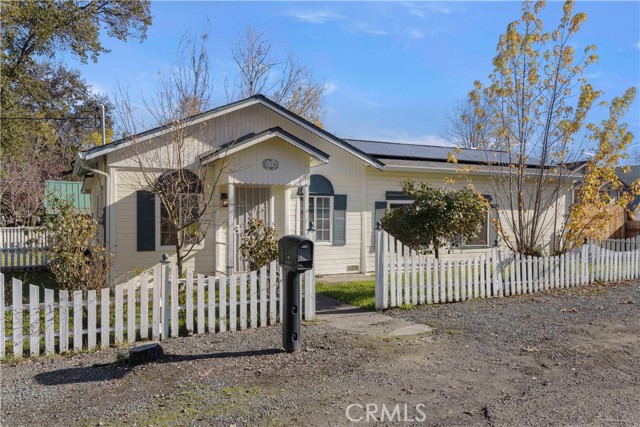 Detail Gallery Image 7 of 63 For 110 S Russell, Lakeport,  CA 95453 - 2 Beds | 1/1 Baths