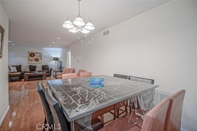 Detail Gallery Image 23 of 59 For 4950 Louise Ave #105,  Encino,  CA 91316 - 2 Beds | 2 Baths