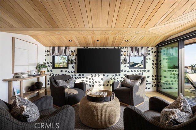 2304 Cliff, Newport Beach CA: https://media.crmls.org/medias/4c4f4dc0-d502-4651-ba89-6feba65b8c96.jpg