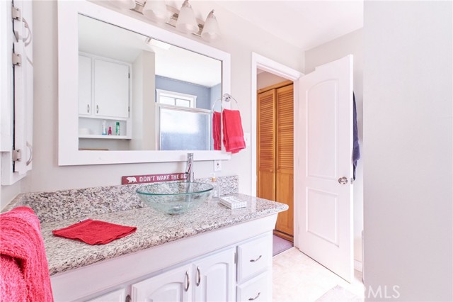 39676 Oak Glen Road, Fawnskin CA: https://media.crmls.org/medias/4c4f6943-4782-458d-ac94-71b5d8aace6f.jpg