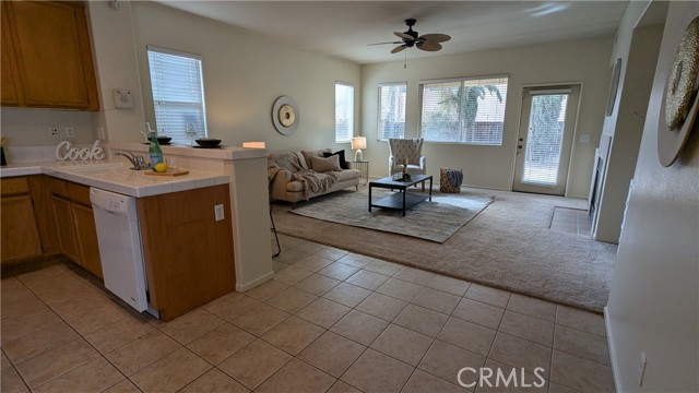 Detail Gallery Image 12 of 38 For 3672 Alhambra Ln, Perris,  CA 92571 - 3 Beds | 2/1 Baths