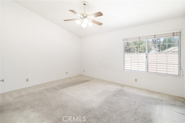 345 Jeremiah Drive, Simi Valley CA: https://media.crmls.org/medias/4c500eae-7a3b-4cae-a5e0-503f2da77e42.jpg