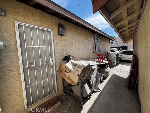 Detail Gallery Image 7 of 34 For 910 E 19th, Long Beach,  CA 90806 - 4 Beds | 3 Baths