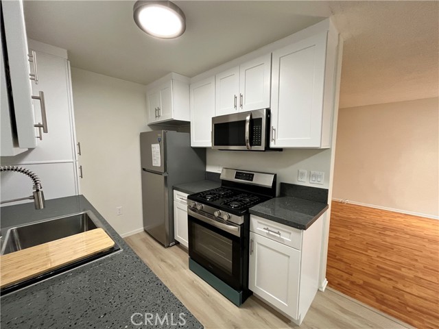 Detail Gallery Image 5 of 12 For 1658 Colby #3,  Los Angeles,  CA 90025 - 0 Beds | 1 Baths