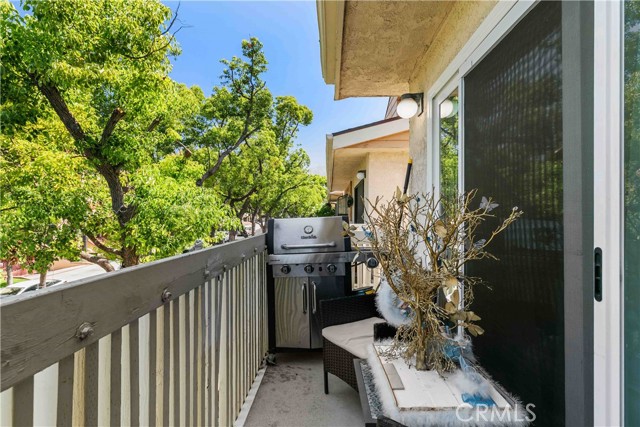 456 E San Jose Avenue, Burbank CA: https://media.crmls.org/medias/4c508edf-478a-406e-ae92-3109c4168fa3.jpg