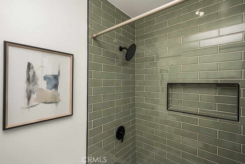 https://media.crmls.org/medias/4c50aa60-552b-4d07-b66c-31011413c3e3.jpg?preset=X-Large
